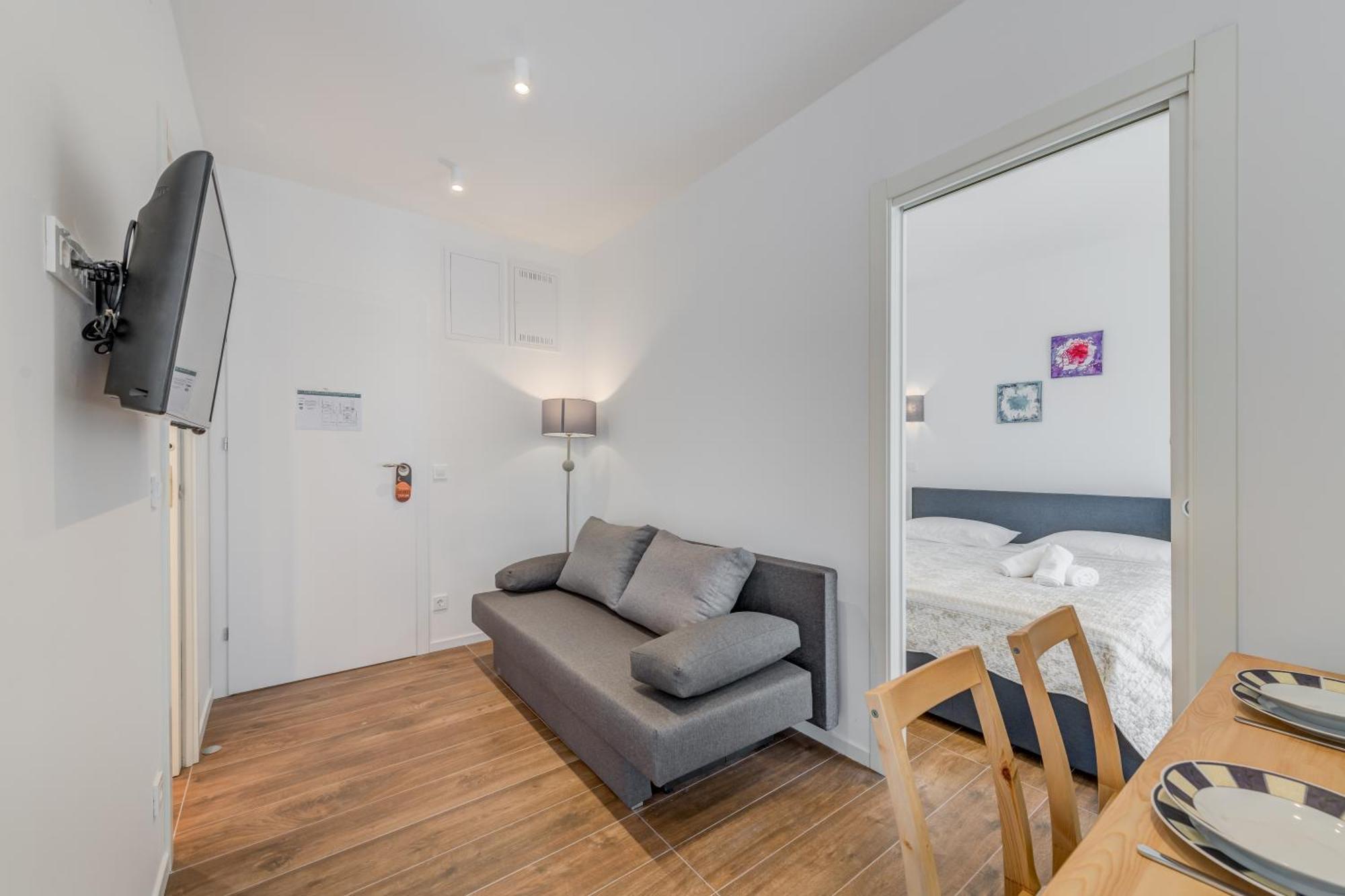 Lägenhet Centrally Located Apartments, Free Parking