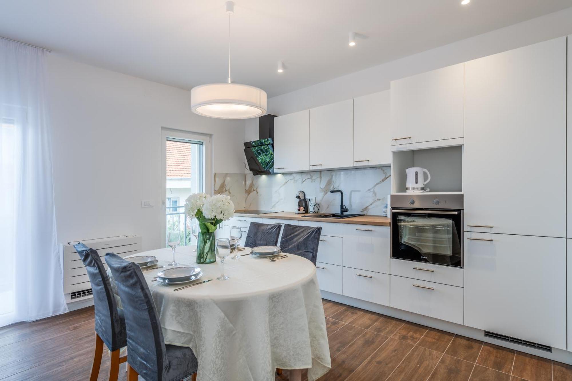Centrally Located Apartments, Free Parking Lägenhet *