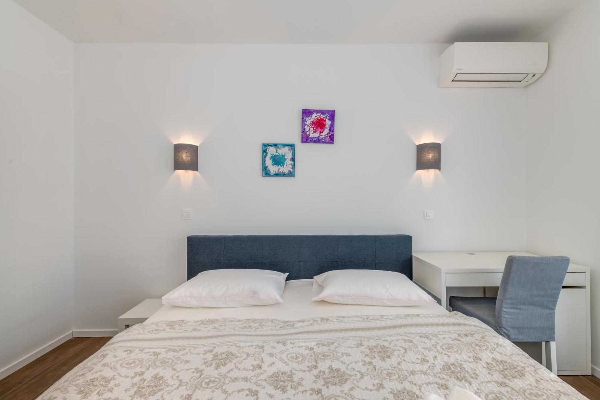 Centrally Located Apartments, Free Parking *