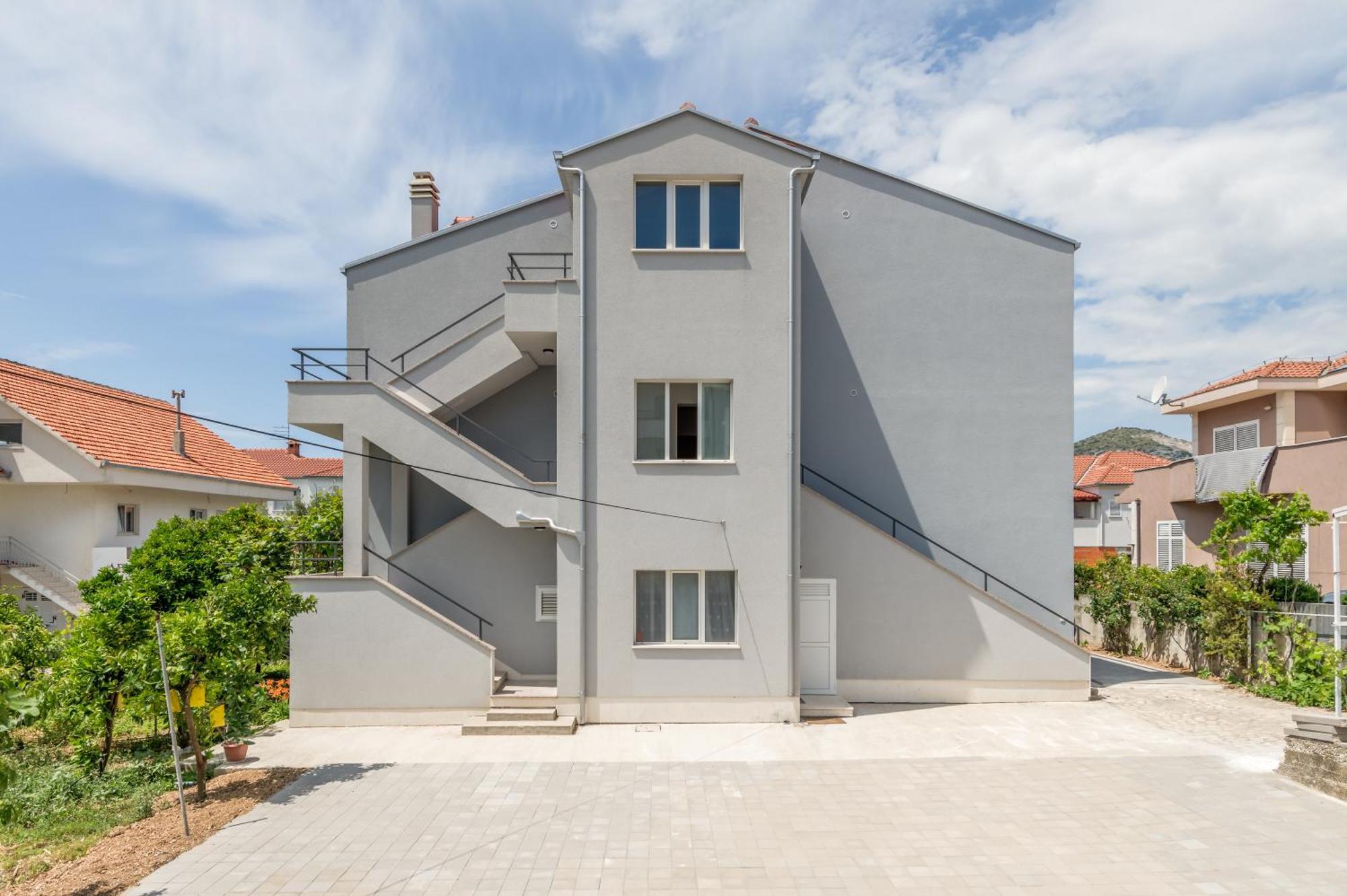 Centrally Located Apartments, Free Parking Lägenhet