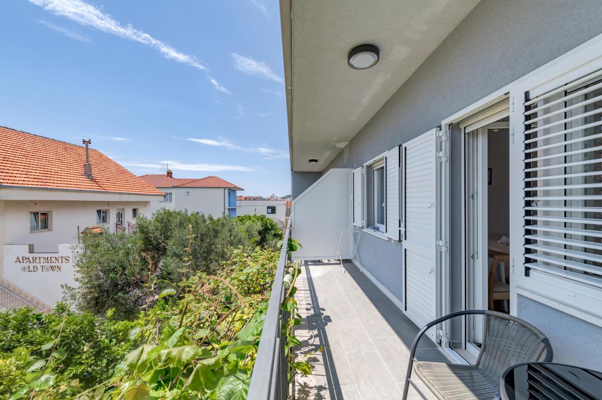 Centrally Located Apartments, Free Parking *