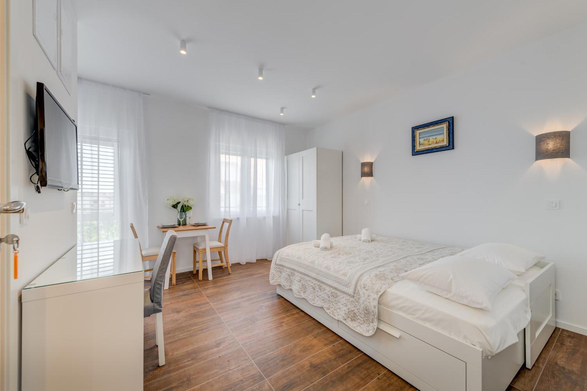 Centrally Located Apartments, Free Parking * Trogir