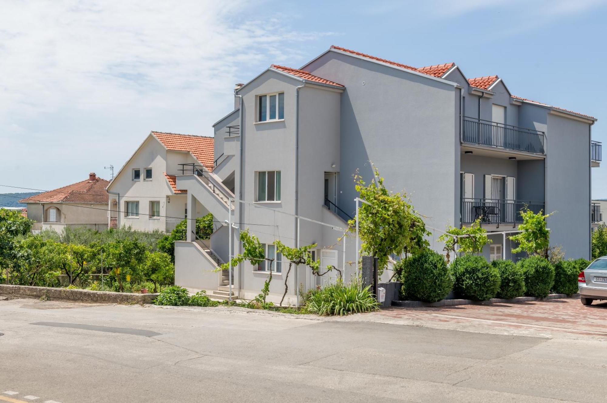 Centrally Located Apartments, Free Parking * Trogir