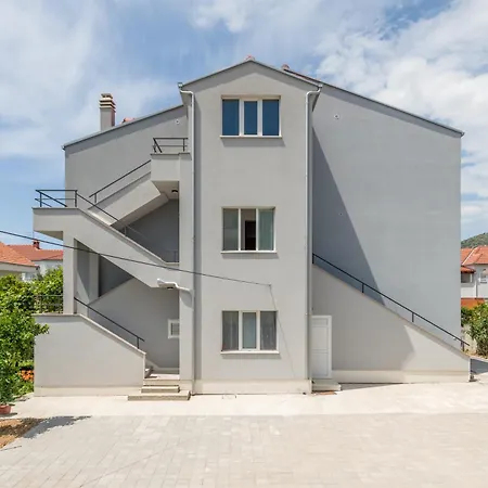 Centrally Located Apartments, Free Parking Trogir Exterior photo