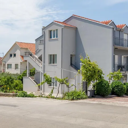 Centrally Located Apartments, Free Parking Trogir Exterior photo