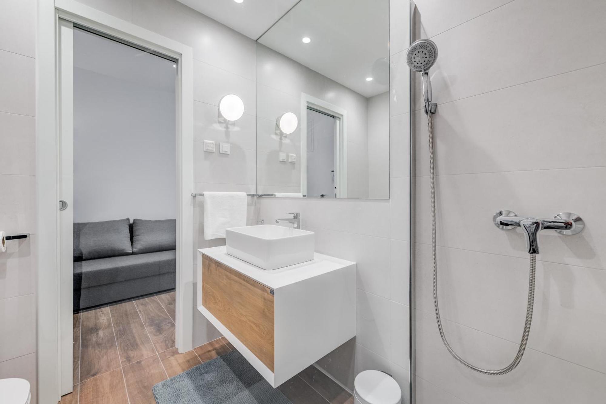 Centrally Located Apartments, Free Parking Traù