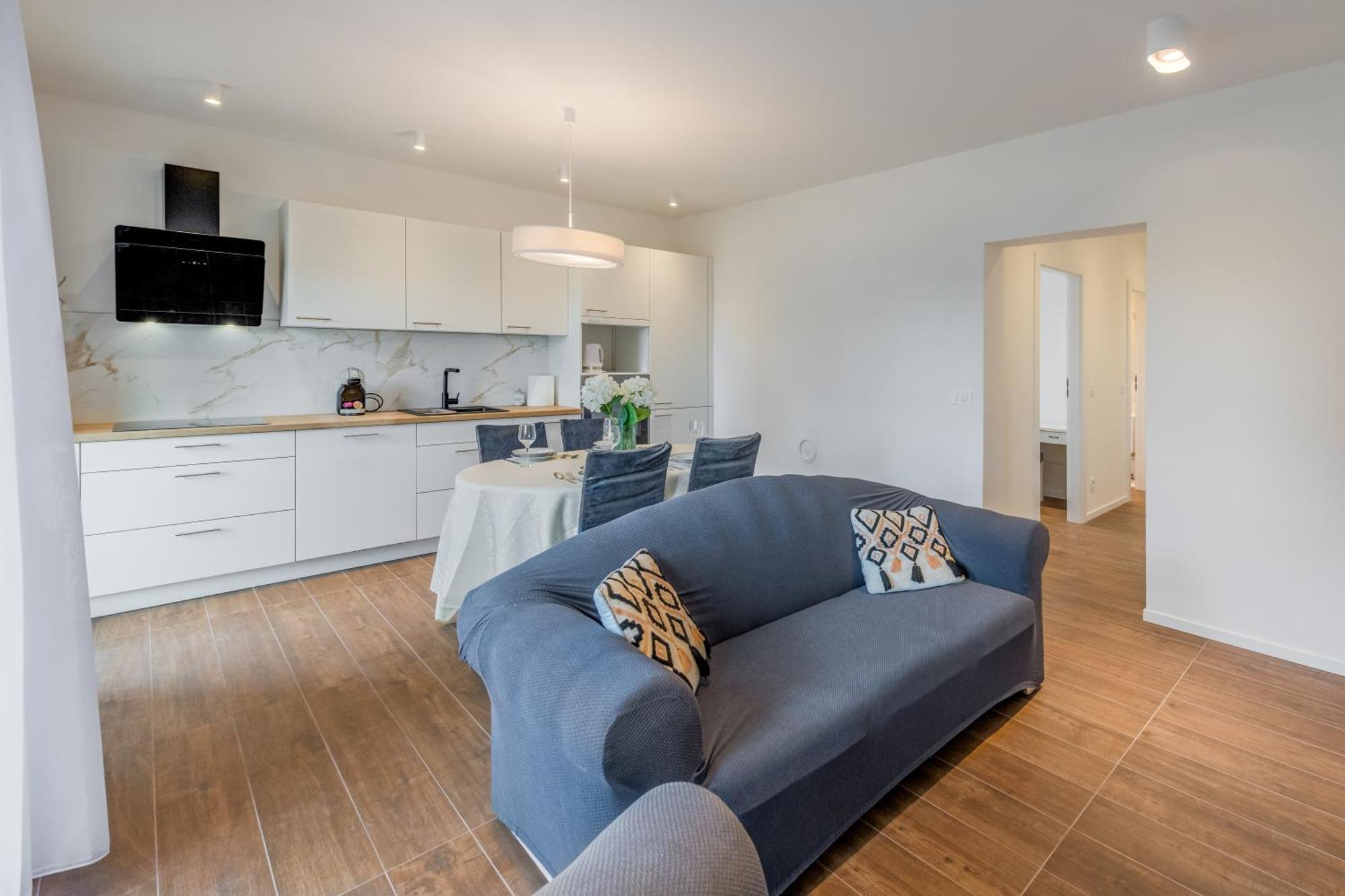 Centrally Located Apartments, Free Parking
