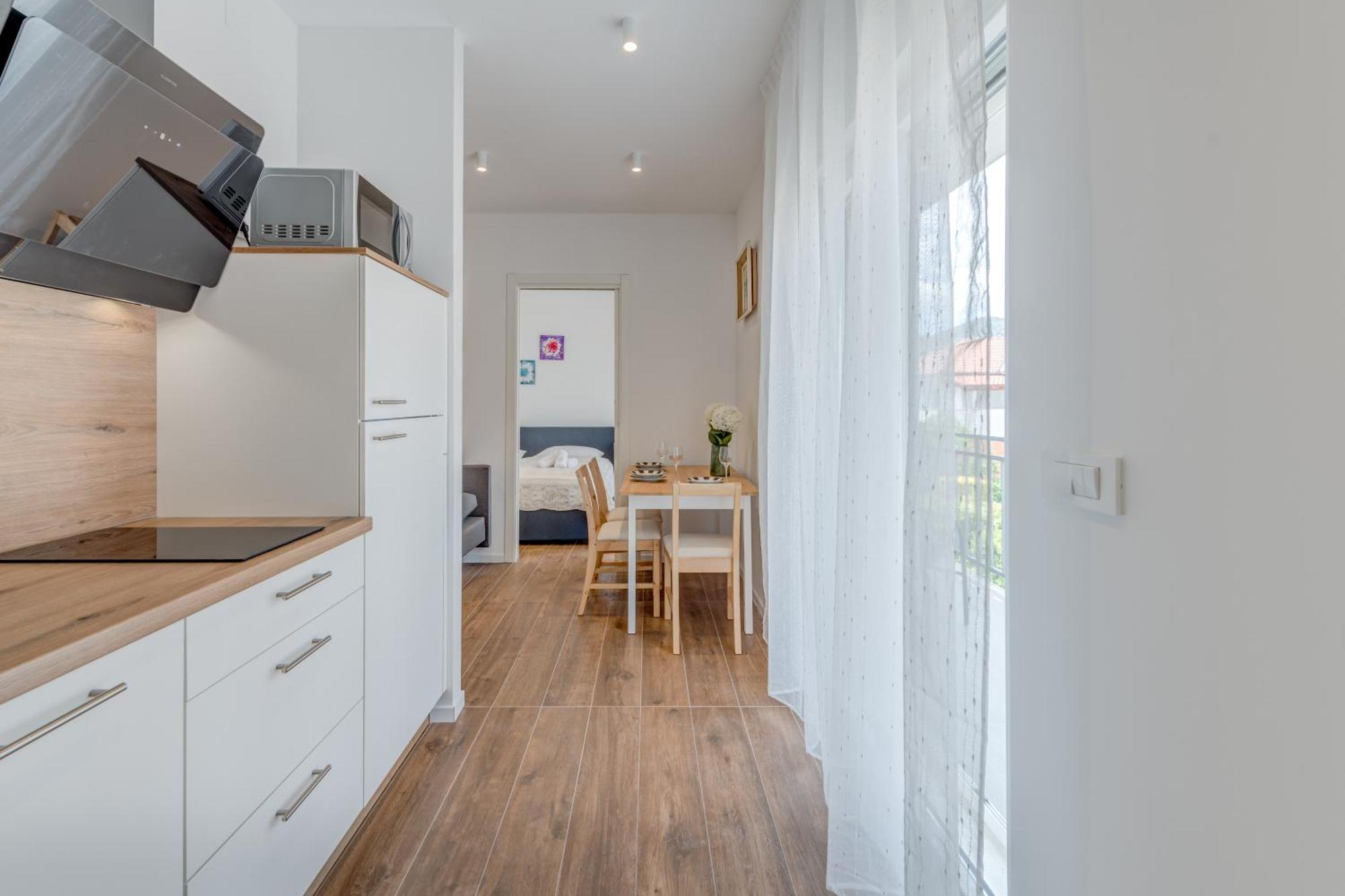 Centrally Located Apartments, Free Parking